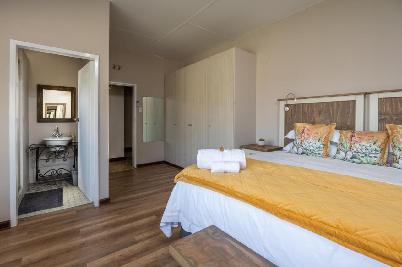 Opstal Gastehuis Potchefstroom Esterno foto