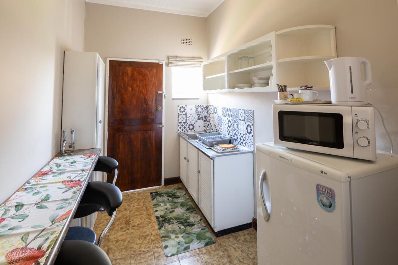 Opstal Gastehuis Potchefstroom Esterno foto