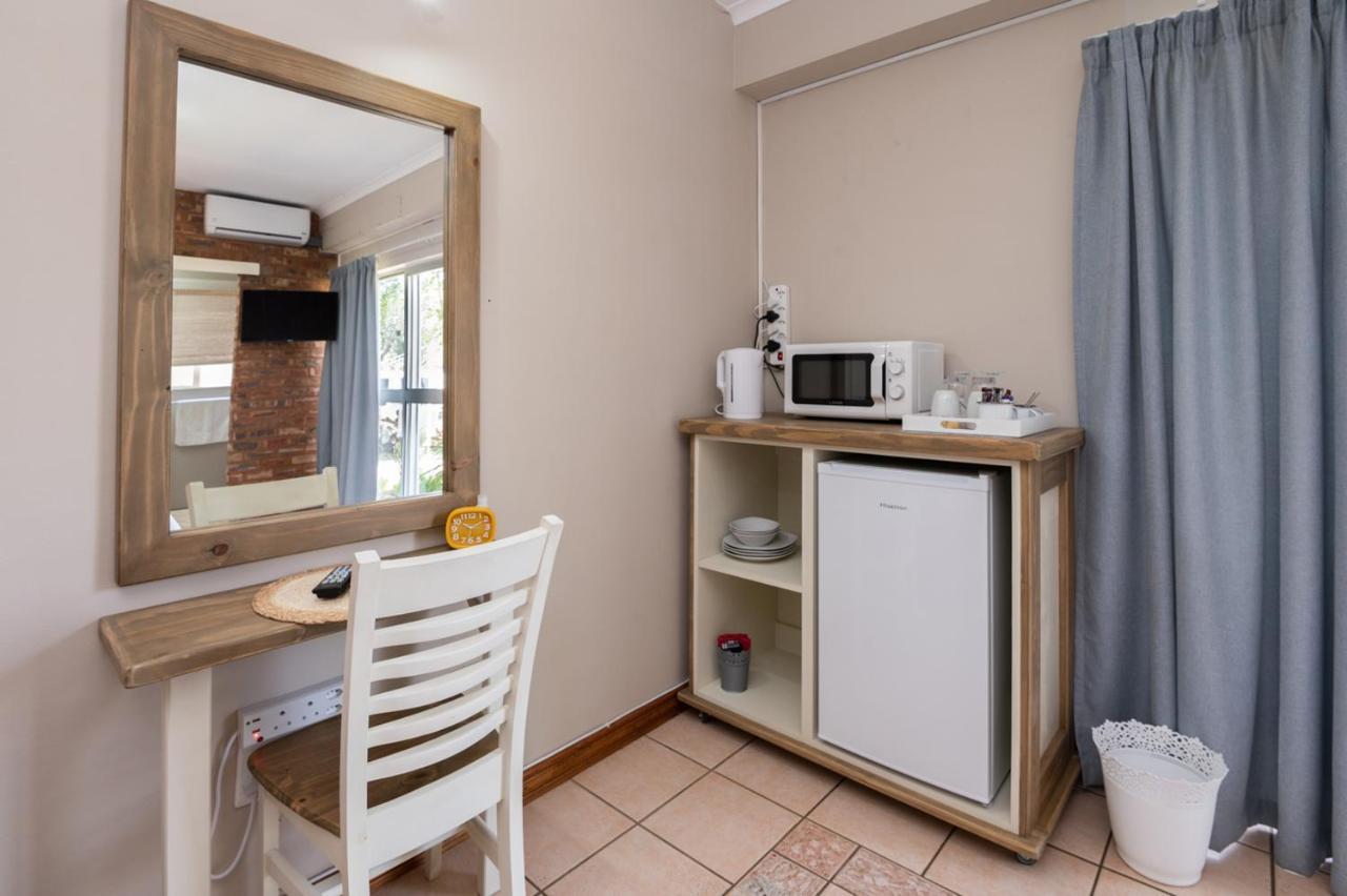 Opstal Gastehuis Potchefstroom Esterno foto