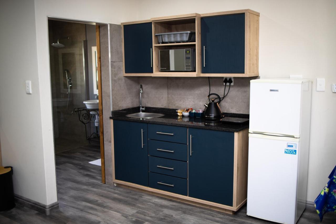 Opstal Gastehuis Potchefstroom Esterno foto