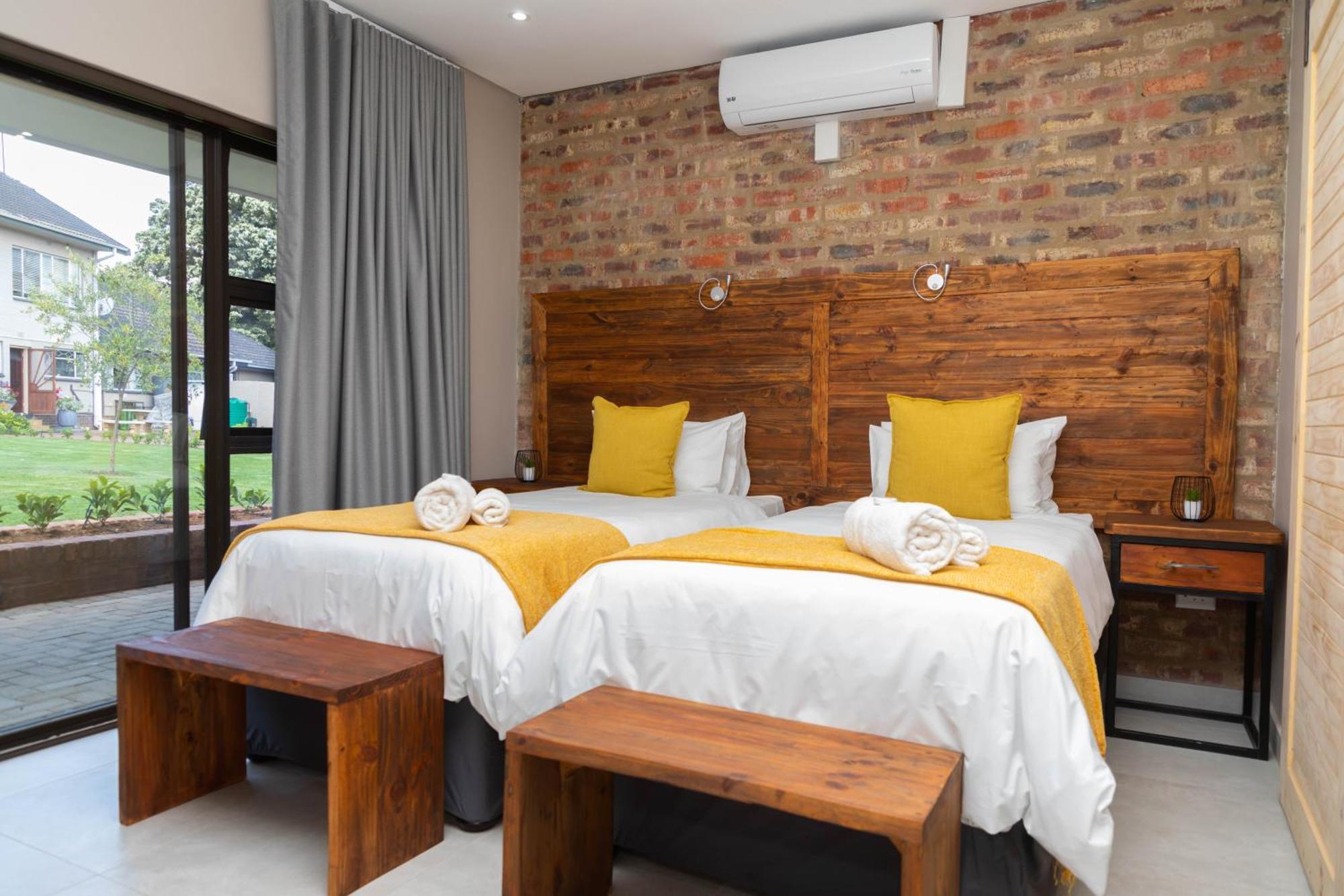 Opstal Gastehuis Potchefstroom Esterno foto