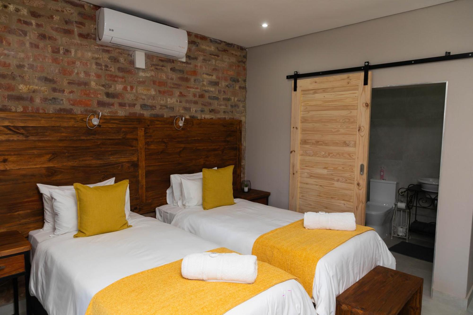 Opstal Gastehuis Potchefstroom Esterno foto
