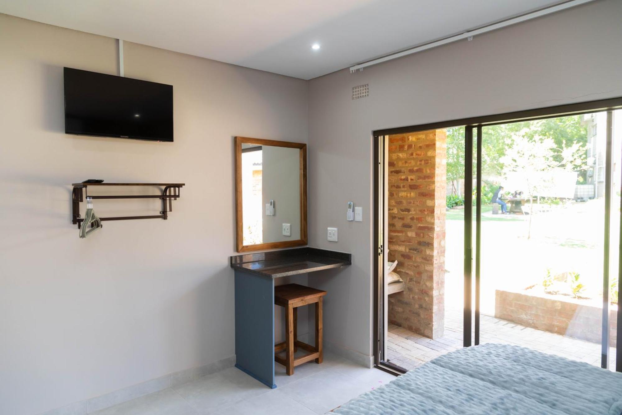 Opstal Gastehuis Potchefstroom Esterno foto