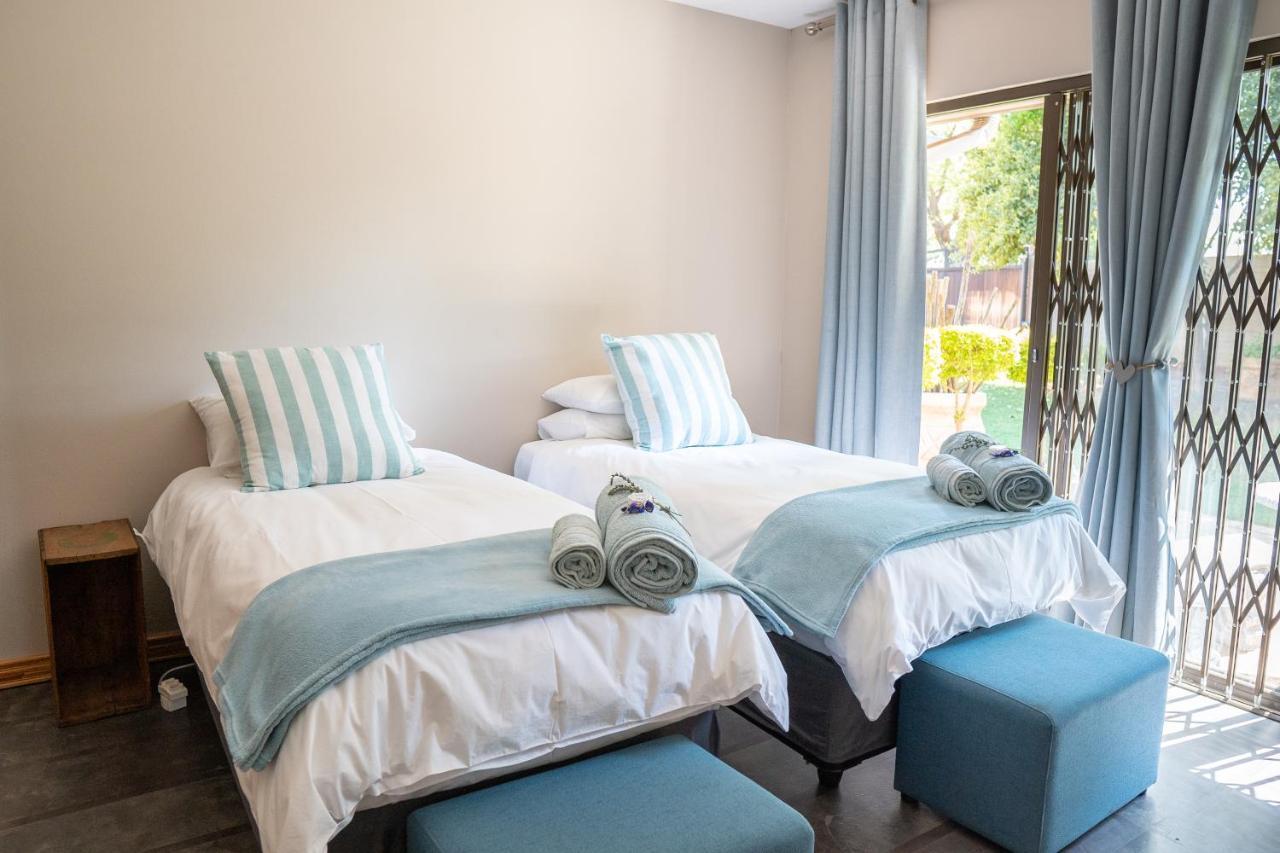 Opstal Gastehuis Potchefstroom Esterno foto